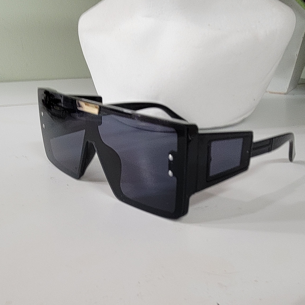 NWT OVERSIZED FLAT TOP DESIGNER STYLE PREMIUM QUALITY SUNGLASSES 👓 W CASE 👀